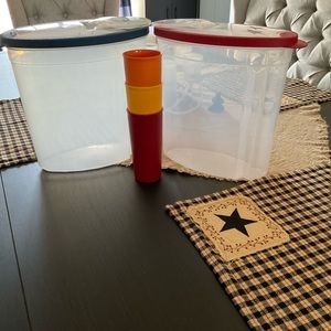 2 Food container and cups